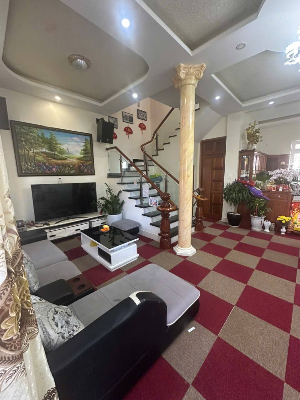 BÁN GẤP BIỆT THỰ ĐẸP ĐƯỜNG MAI ANH ĐÀO, P8, ĐÀ LẠT 200m2 GIÁ 13 TỶ - Ảnh chính